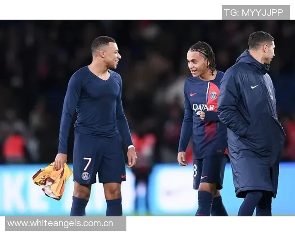 伊桑绝平巴黎姆巴佩晒弟弟照片称赞我的明星男孩展现疯狂剧本